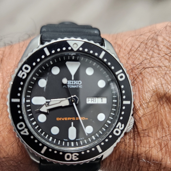 Seiko Black and Silver Dive Watch